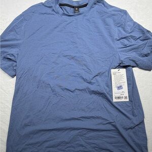 lululemon athletica Men's Blue Short Sleeve Tee